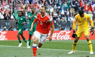 Cheryshev lập cú đúp