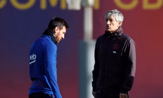 Lionel Messi bất đồng với HLV Setien.