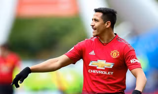 M.U sẵn sàng bán rẻ Alexis Sanchez trong mùa hè 2020.