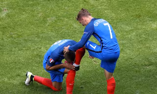 Griezmann lập cú đúp chỉ trong vòng 3 phút.