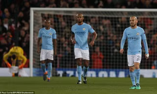 Man City thất bại toàn diện tại Anfield.