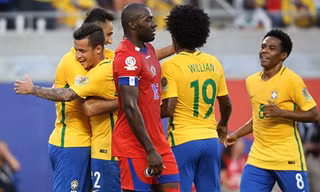 Brazil dễ dàng vùi dập Haiti tới 7-1.