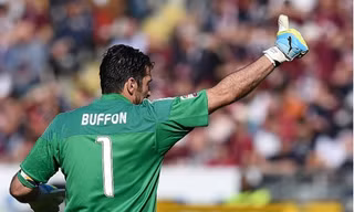 Buffon xác lập kỷ lục vô tiền khoáng hậu ở Serie A.