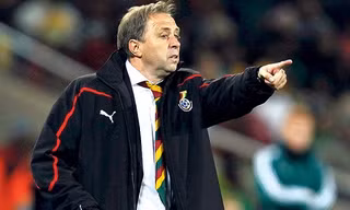 HLV Milovan Rajevac ký hợp đồng 1 năm với LĐBĐ Thái Lan.