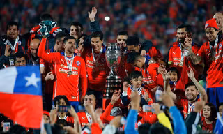Niềm vui của các cầu thủ Chile.