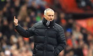 HLV Mourinho có 1 tỷ bảng để mua sắm.