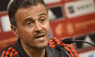 HLV Luis Enrique bất ngờ chia tay đội tuyển Tây Ban Nha.