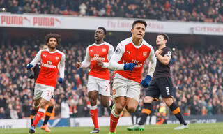 Alexis Sanchez lại tỏa sáng rực rỡ.