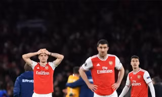 Arsenal gục ngã cay đắng trước Olympiacos.
