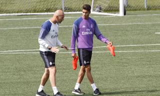 HLV Zidane cậy nhờ cầu thủ 18 tuổi - Achraf Hakimi.