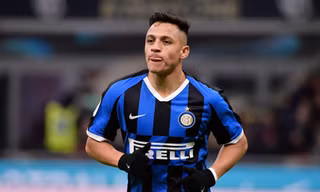 Alexis Sanchez đang nhận mức lương lên tới 560.000 bảng/tuần.