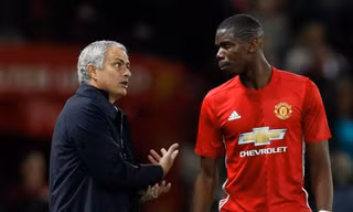 Pogba mâu thuẫn với HLV Mourinho?