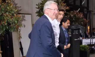 Sir Alex bị phát hiện đi ăn trưa với Pochettino.