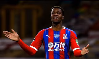 Wilfried Zaha muốn rời Crystal Palace để tìm tới một bến đỗ giàu tham vọng hơn.