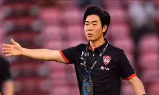 HLV Yoon Jong-hwan vừa thất bại tại CLB Muangthong United.