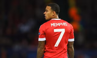 Depay gây thất vọng trong màu áo M.U.