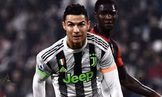 Cristiano Ronaldo tỏa sáng giúp Juventus hạ Genoa.