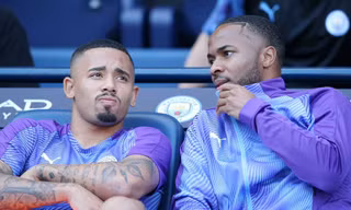 Gabriel Jesus bất mãn vì phải đóng vai "kép phụ" ở Man City.