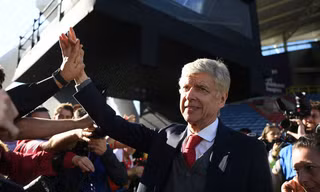 HLV Arsene Wenger sẽ không gia nhập PSG.