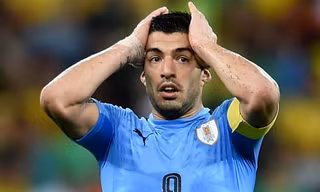 Suarez sẽ không thể cùng ĐT Uruguay tham dự trận đấu với Mexico vì chấn thương.