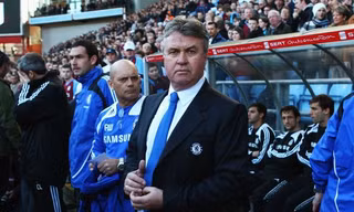 Hiddink chưa chính thức đặt bút ký hợp đồng với Chelsea.