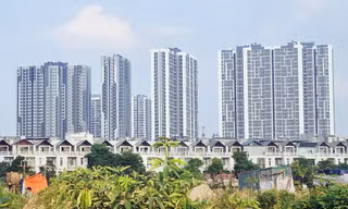 Nghịch lý thị trường bất động sản: Dư thừa căn hộ cao cấp, thiếu trầm trọng nhà giá rẻ
