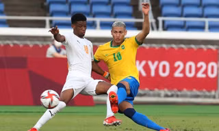 Olympic Brazil hòa thất vọng ở trận đấu có 2 thẻ đỏ