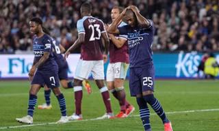 Thua sốc, Man City trở thành cựu vương ở cúp Liên đoàn Anh