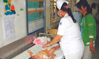 Trẻ bị tai nạn thương tích, đuối nước được điều trị tích cực tại khoa cấp cứu BV Nhi đồng 1 TPHCM. Ảnh: LN