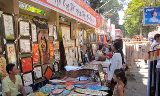 Nhộn nhịp sắm Tết