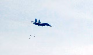 Su-30MK2 diễn tập bắn đạn thật