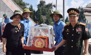 Lễ truy điệu và an táng các hài cốt liệt sĩ