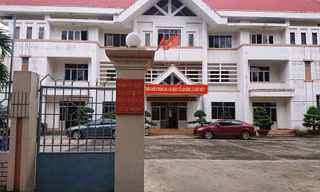 Nơi bà Minh đang công tác, cũng là nơi ông Thuân từng giữ chức vụ Phó bí thư thường trực Đảng uỷ khối các cơ quan tỉnh Đắk Lắk