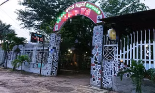 Nhà nghỉ nơi bà Minh "bị trúng gió" được ông Thuân vào thăm hỏi