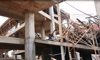 Vụ sập công trình ở Đắk Lắk: Do lắp giàn giáo không đúng kỹ thuật?