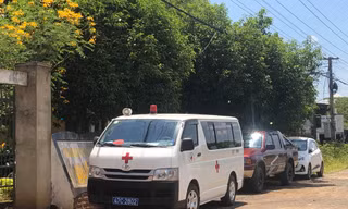 Chiếc xe cứu thương đi đám cưới