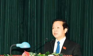 Thủ tướng Chính phủ phê chuẩn ông Phạm Quang Ngọc làm Chủ tịch UBND tỉnh Ninh Bình, nhiệm kỳ 2016-2021. Ảnh: Hoàng Long