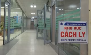 Bệnh nhân tái dương tính với SARS-CoV-2 được cách ly đặc biệt để điều trị tại Bệnh viện Đa khoa tỉnh Thái Bình - Ảnh: Hoàng Long