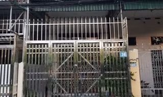 Căn nhà dùng để tổ chức đánh bạc được xây dựng khác kiến cố, kín đáo - Ảnh: Hoàng Long