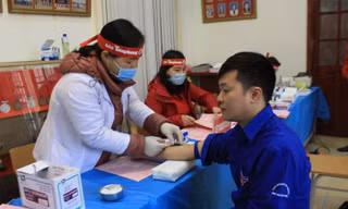 Đoàn viên, thanh niên Cao bằng hưởng ứng hiến máu "Chủ nhật đỏ 2021" .Ảnh: T. Bình 