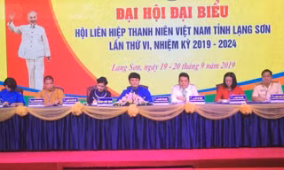 Đoàn chủ tịch Đại hội LHTN tỉnh Lạng Sơn .Ảnh: Duy Chiến