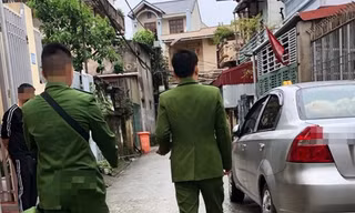 Lực lượng chức năng kịp thời đến hiện trường, xử lý sự việc. Ảnh: D. Chiến