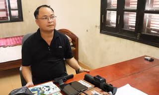 Đối tượng Đỉnh cùng tang vật ..Ảnh: LH