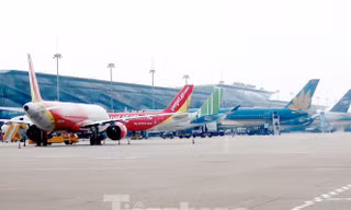 Các hãng hàng không vẫn chưa được phép mở lại các đường bay nội địa, trừ trục Bắc - Nam.