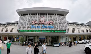 Vốn đã khó khăn, yếu thế trong cạnh tranh với các loại hình vận tải khác, dịch COVID-19 đã đẩy đường sắt vào khó khăn hơn gấp bội.