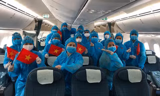 Tất cả các tổ bay đều được cách ly sau mỗi chuyến bay, và tổ bay quốc tế không được bay nội địa.