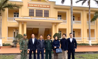 Các cán bộ, nhân viên VNA kết thúc thời gian cách ly theo dõi virus Covid-19 lên đường về với gia đình và công việc thường nhật. Ảnh: VNA.