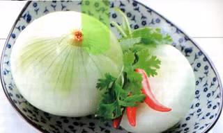 7 mẹo vặt với hành tây