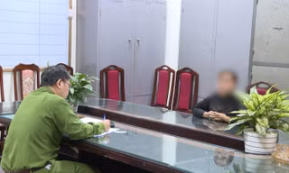 Chị Nhiền tại Cơ quan Công an