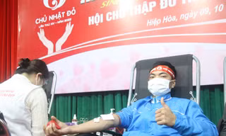 Nhiều đoàn viên ở tỉnh Bắc Giang tích cực hiến máu và vận động người dân tham gia Chủ nhật Đỏ